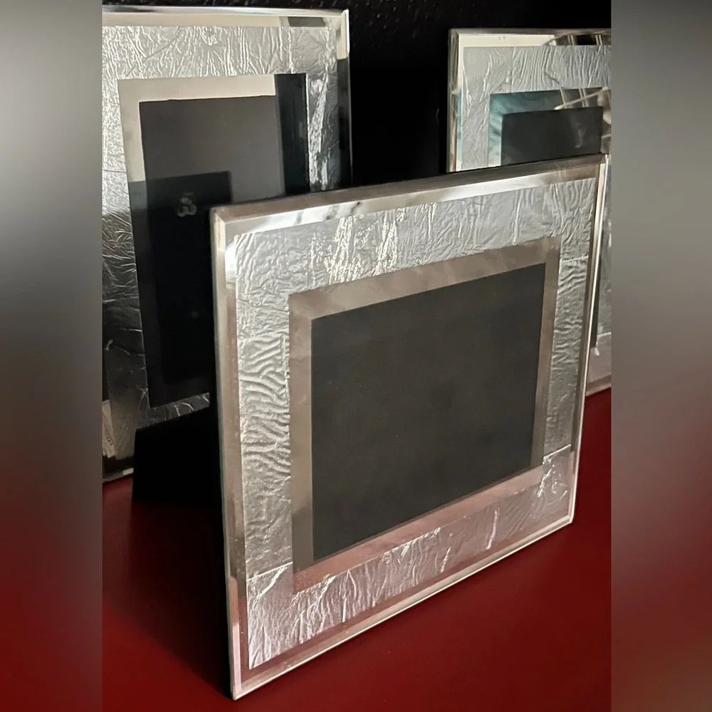 1 Z Gallerie Silver Leaf Crackled Mirrored Art Deco 10 x 8.5 Frame for 5 x 7 Pic